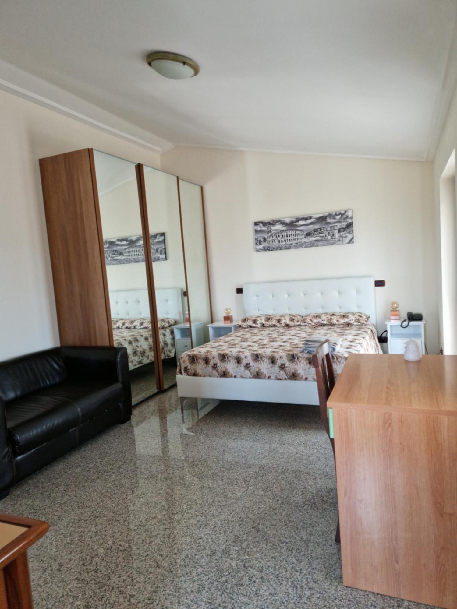 Castelbarco House B Hotel Rome Exterior photo